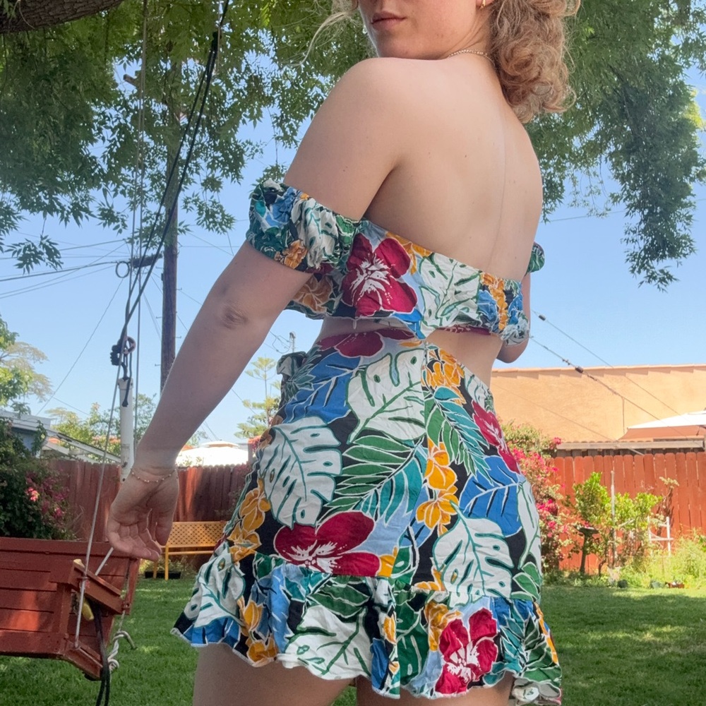 Floral Off-Shoulder Two-Piece Set - Picture 3 of 3